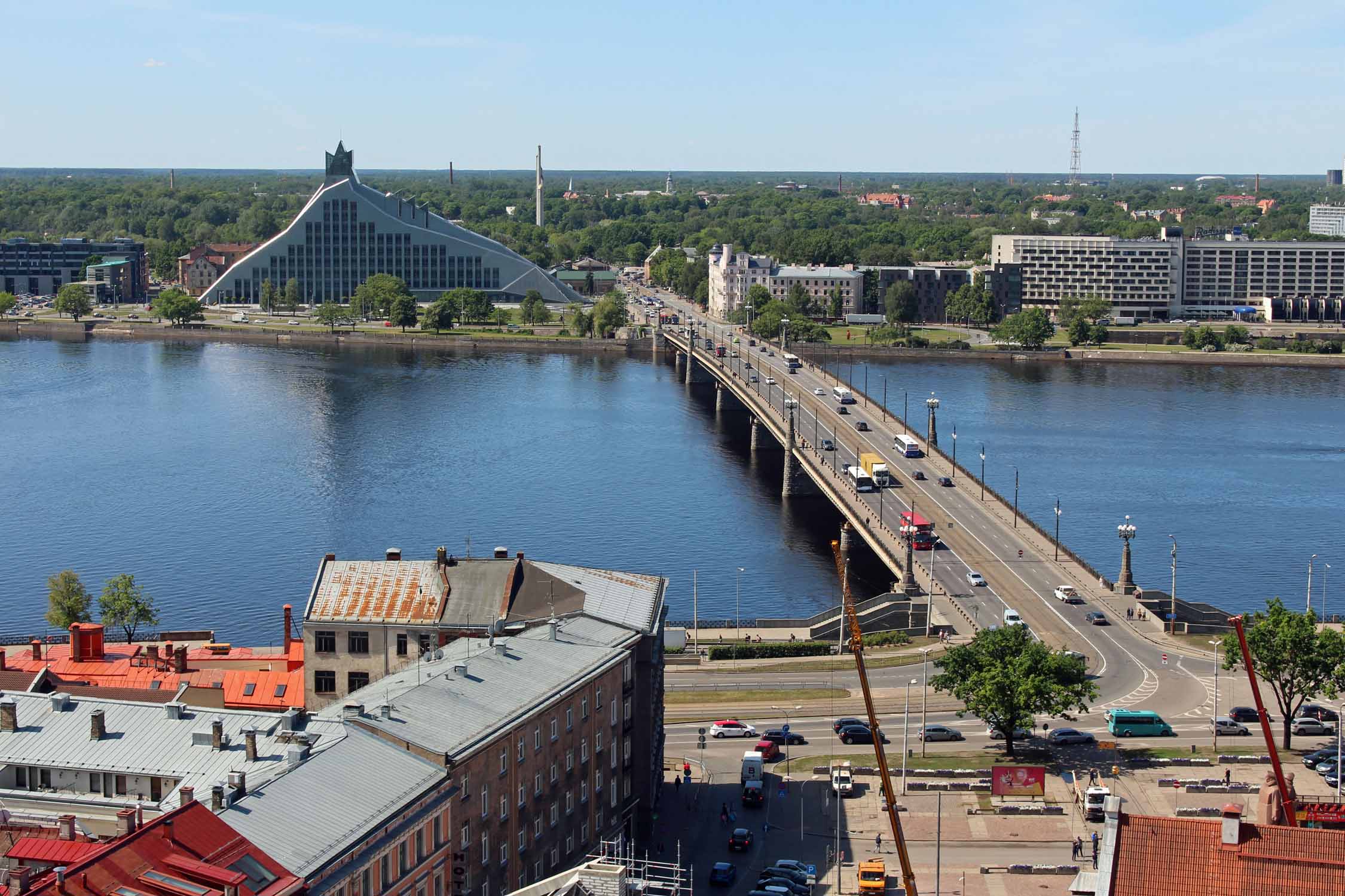 Vue de Riga, Pont de pierre
