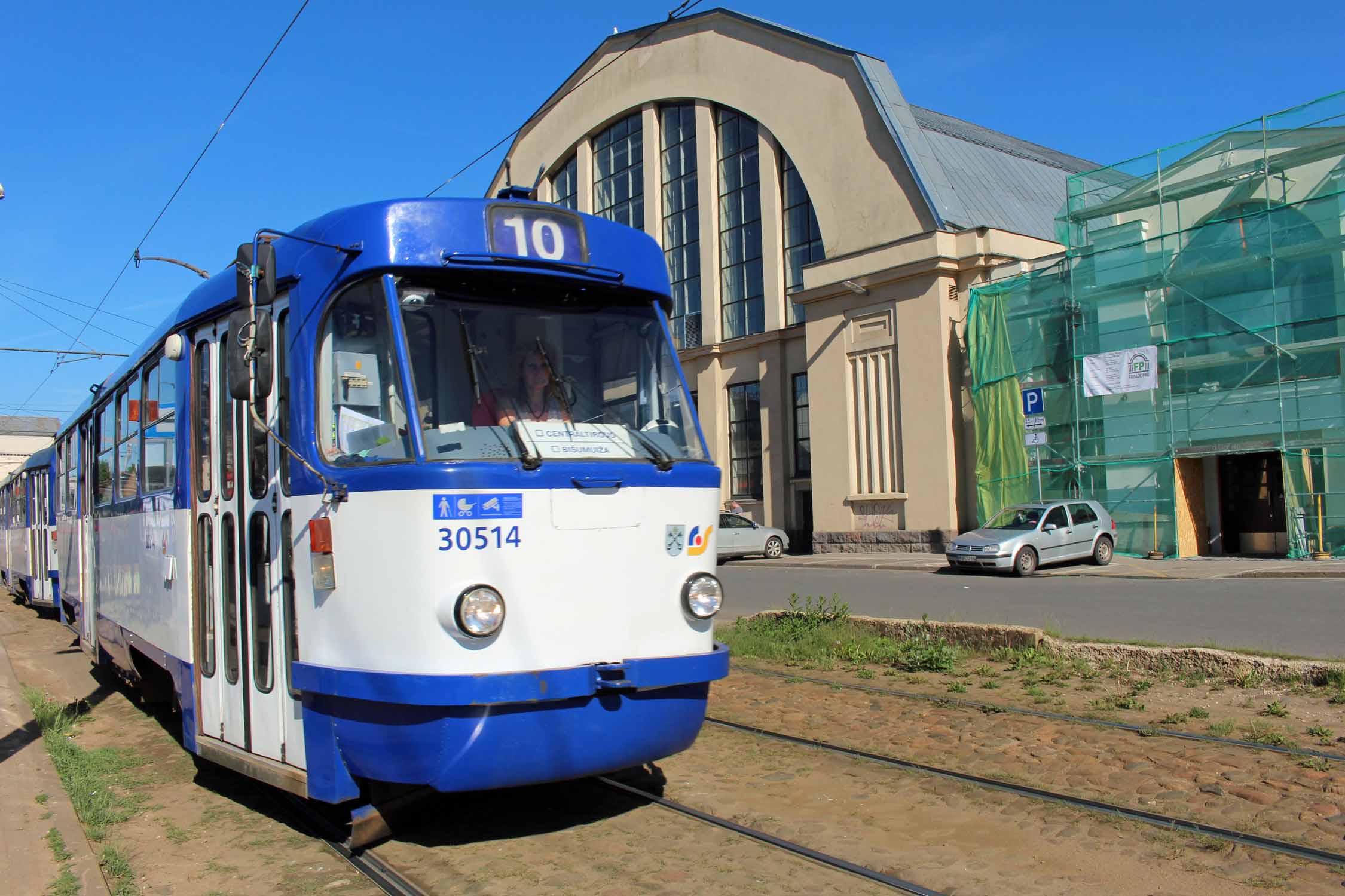 Riga, marché central, tramway