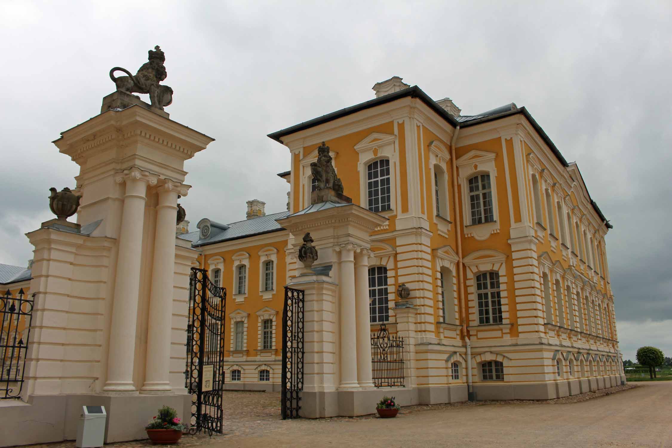 Château de Rundale, grille