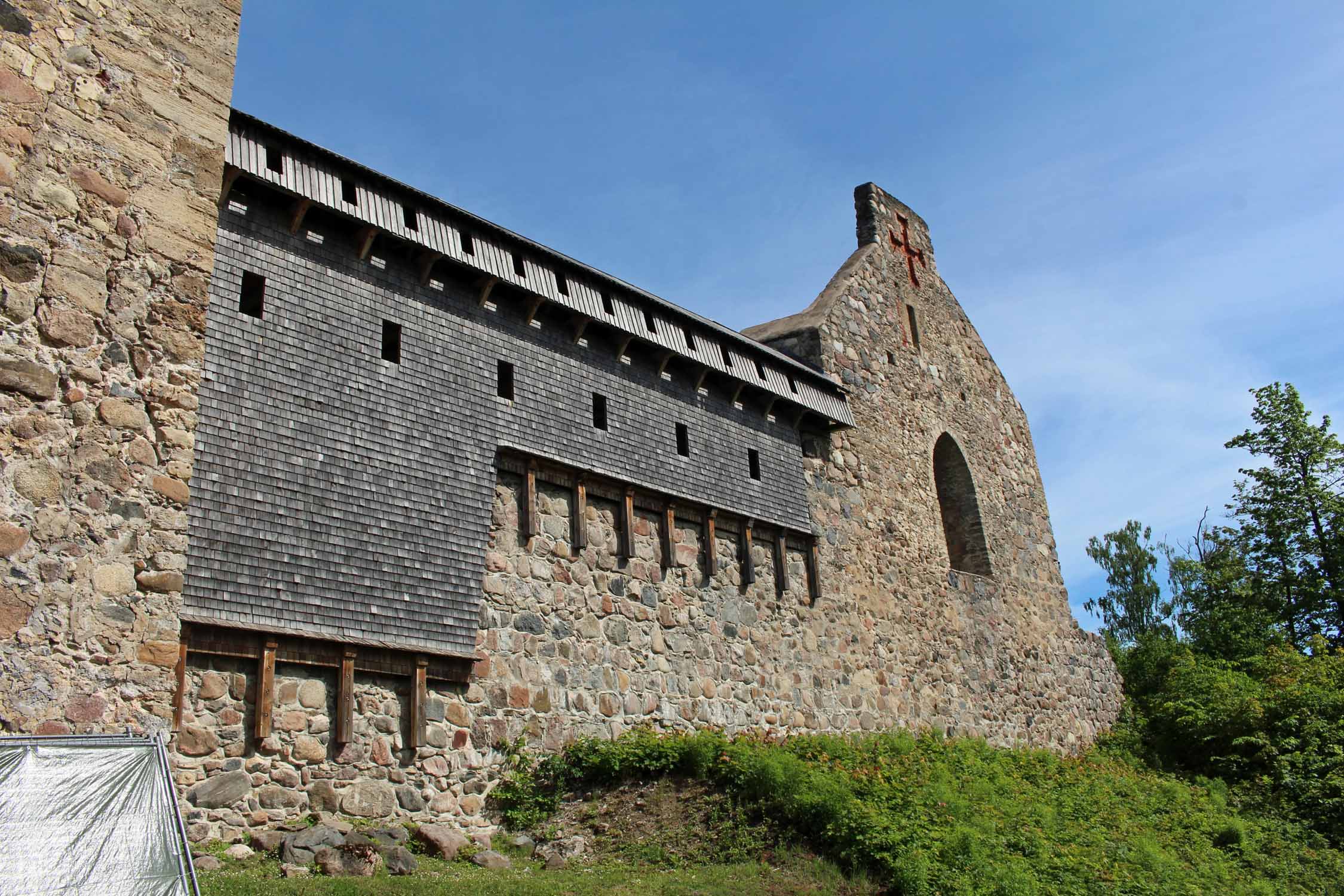 Château de Sigulda, remparts