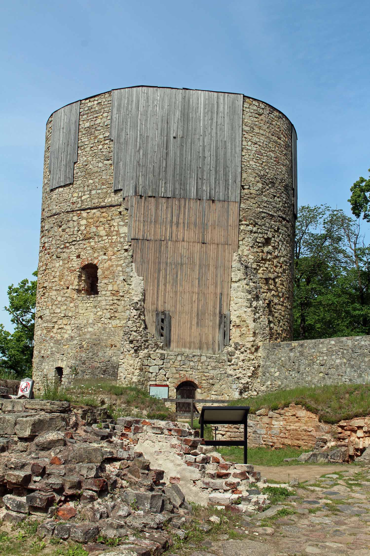 Château de Cesis, tour médiévale
