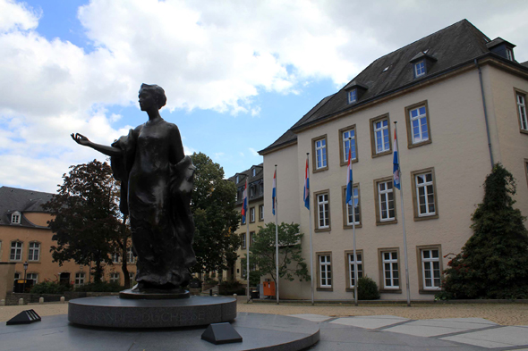 Luxembourg, monument Grande-Duchesse Charlotte