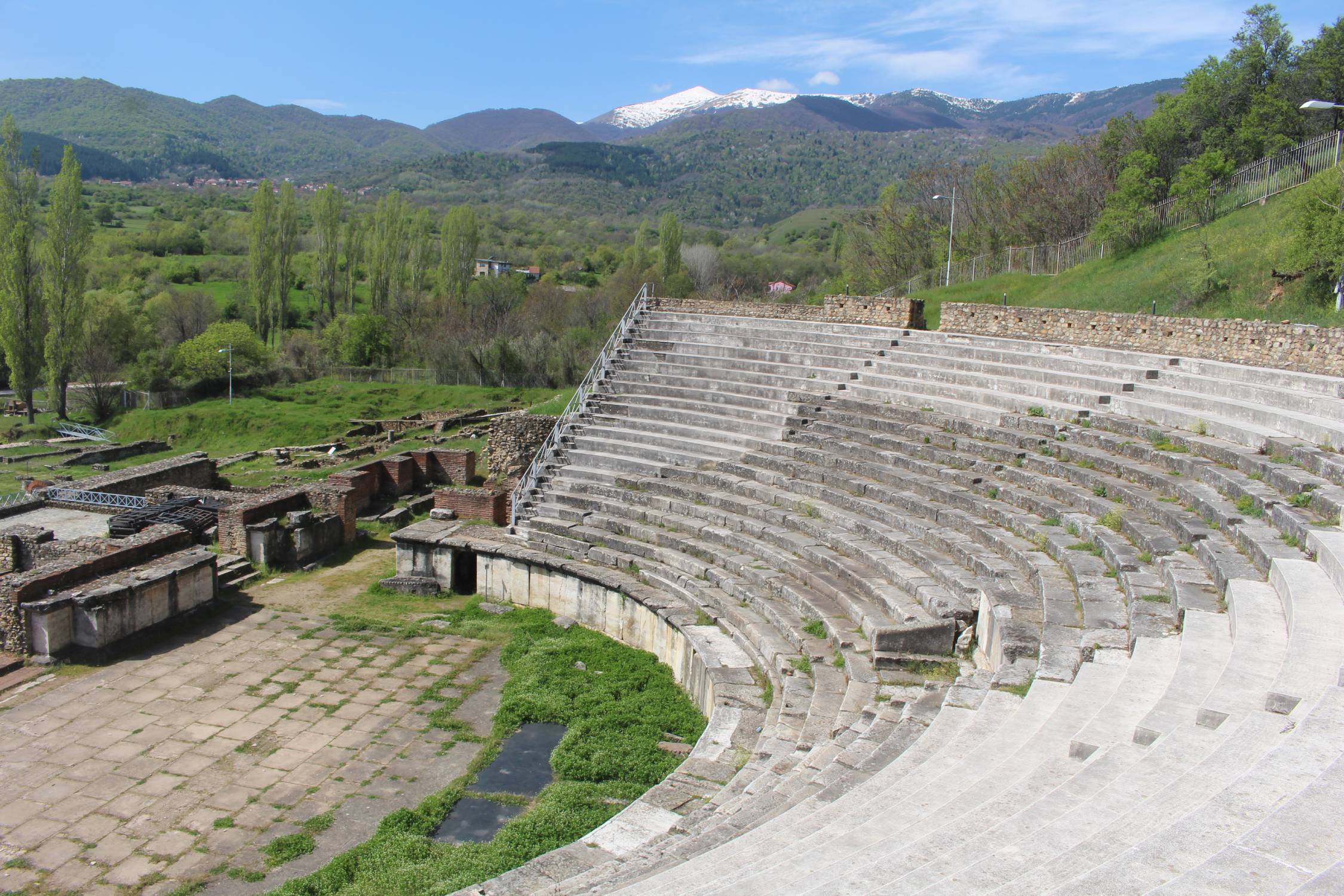 H&eacute;racl&eacute;e des Lyncestes, th&eacute;&acirc;tre