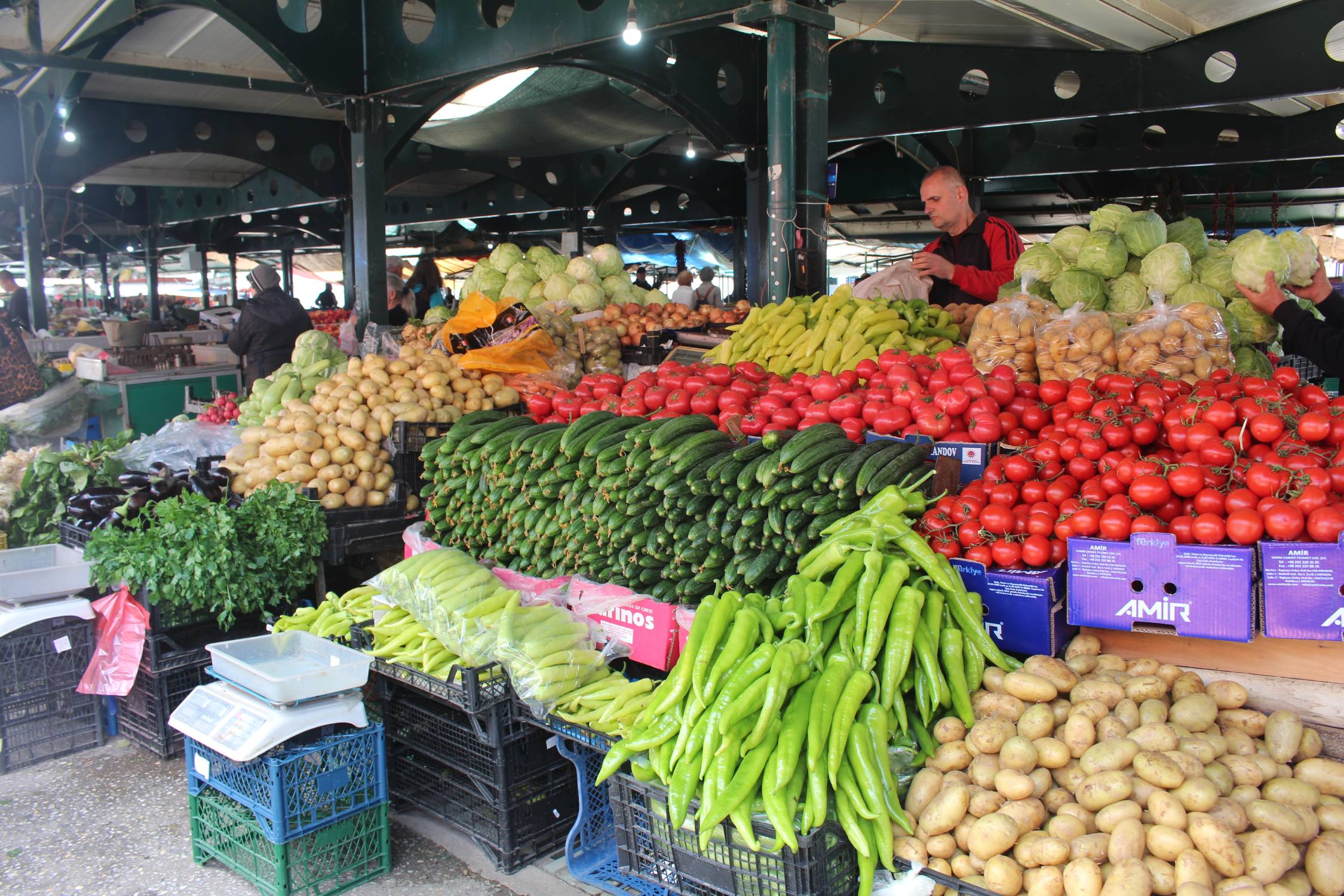 Bitola, vieux bazar, l&eacute;gumes
