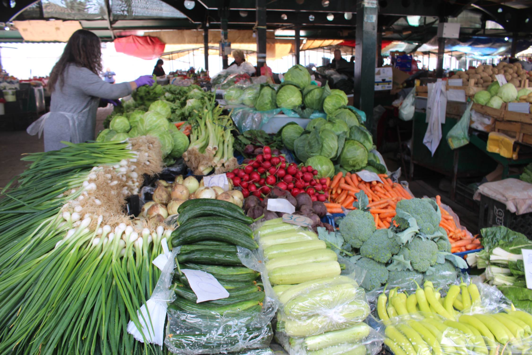 Bitola, l&eacute;gumes, vieux bazar