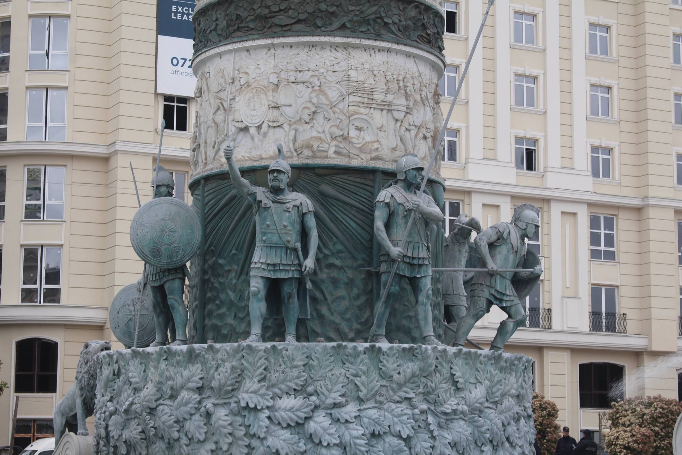 Skopje, statue du Guerriers