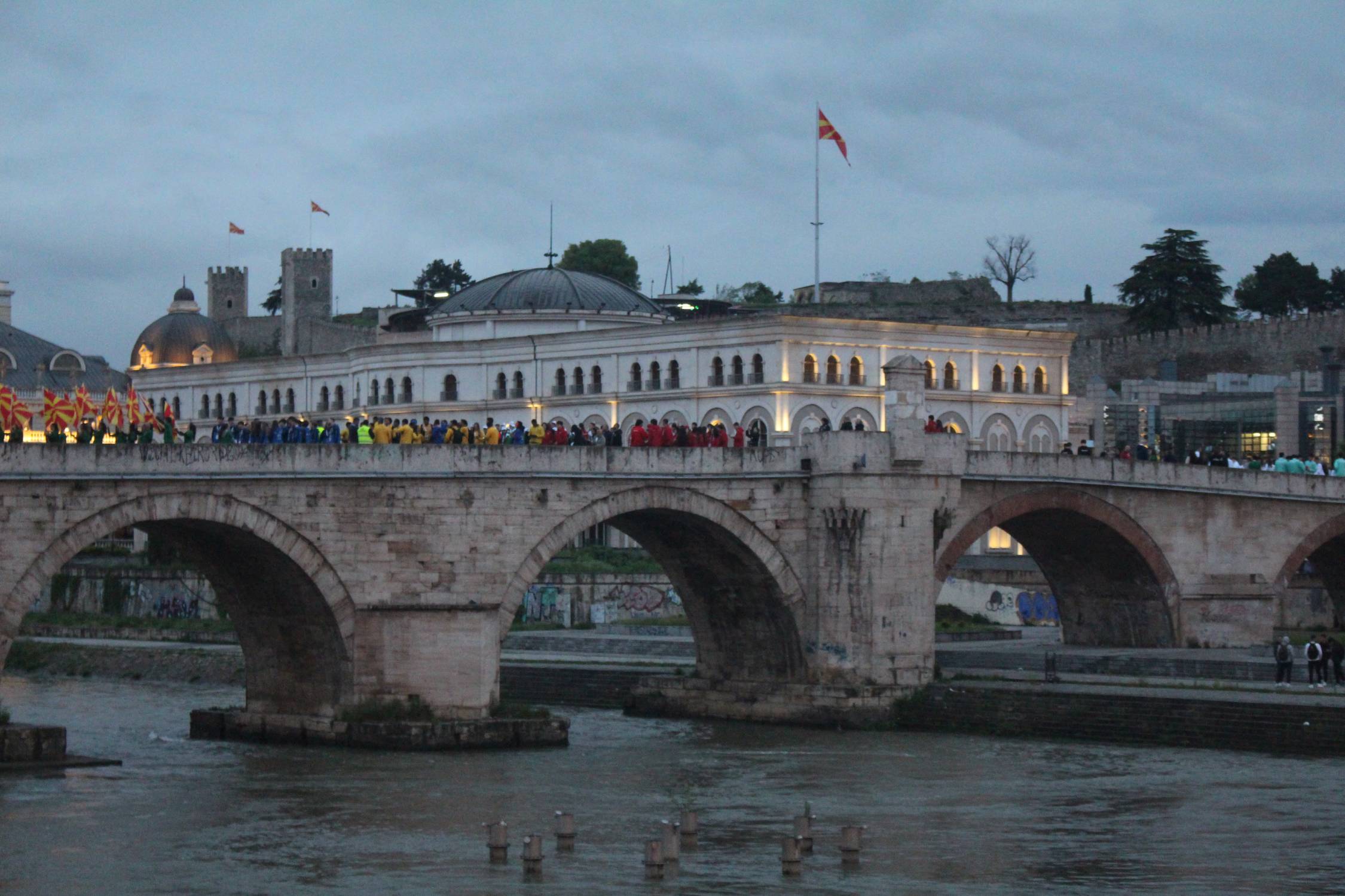 Skopje, Pont de l'Art, soir