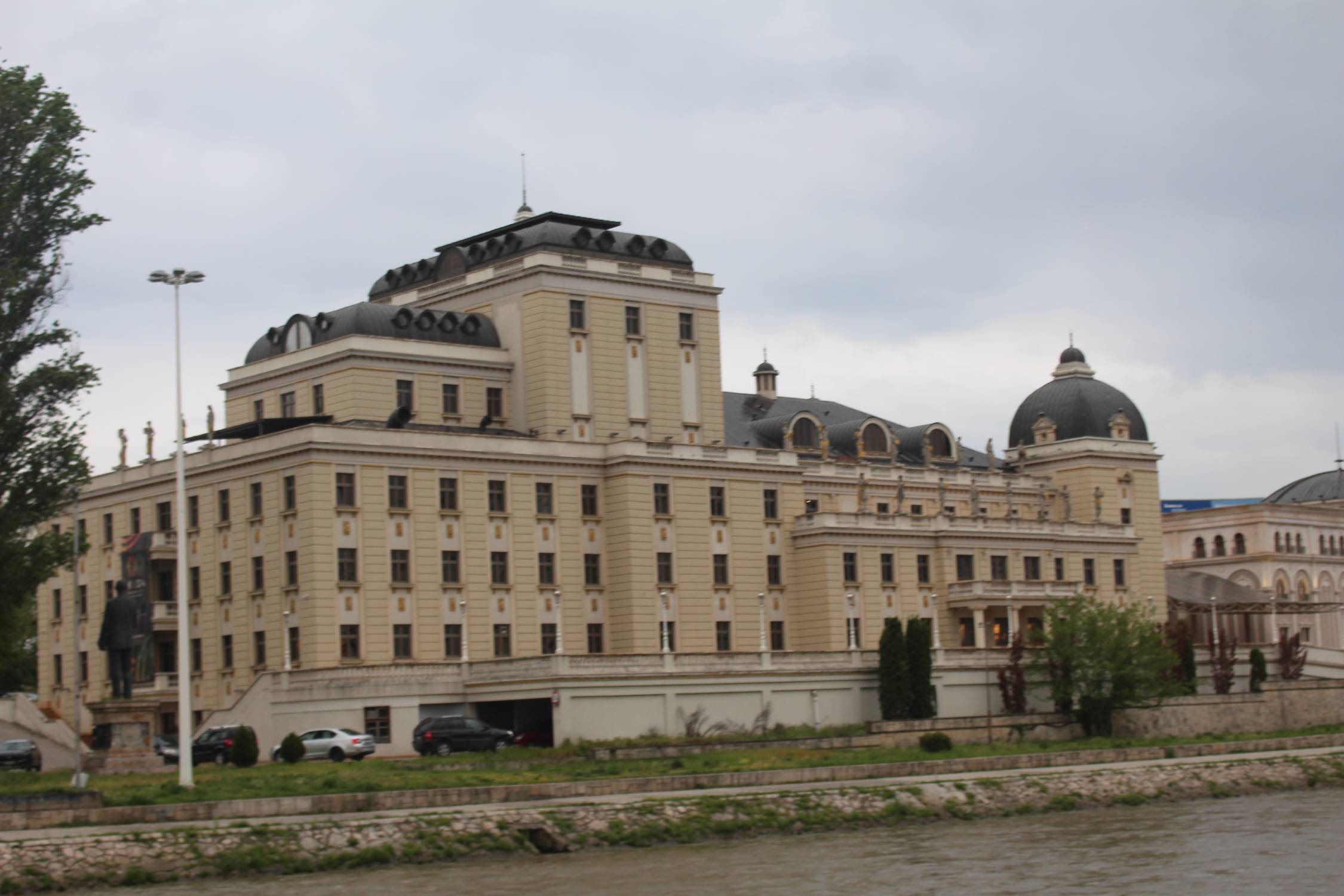 Skopje, th&eacute;&acirc;tre national