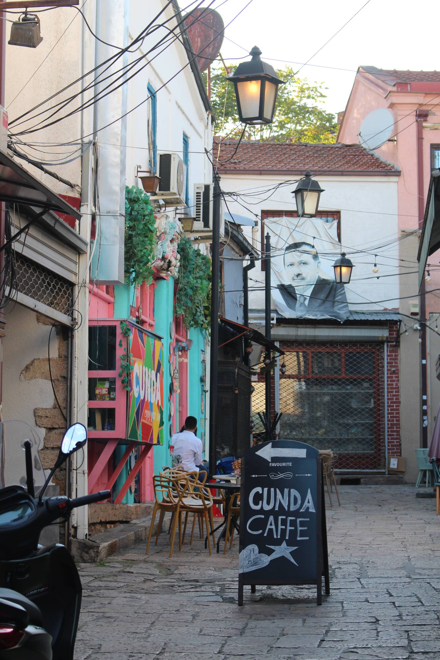 Skopje, vieux bazar, caf&eacute;
