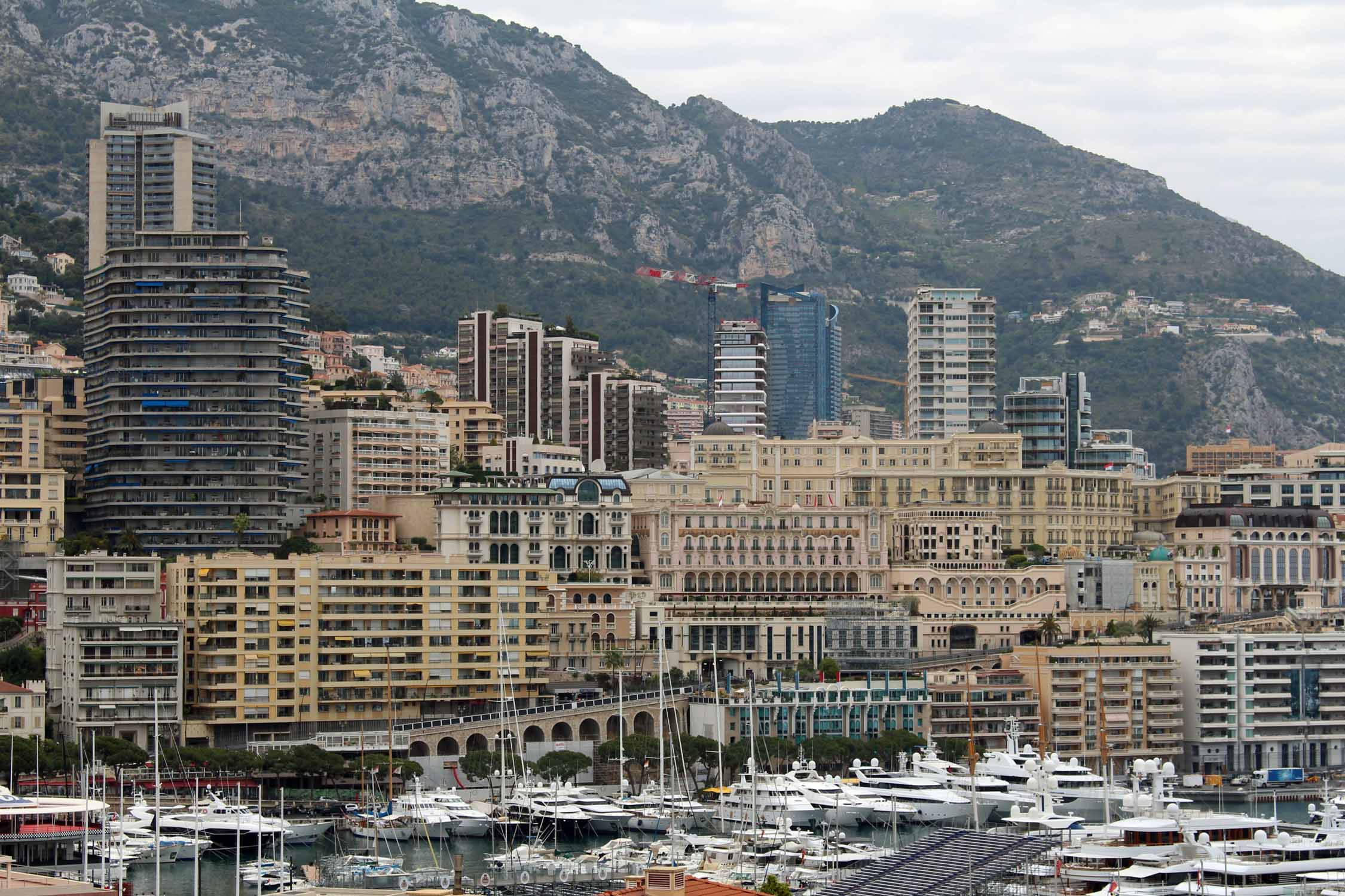 Principauté de Monaco, port, montagnes