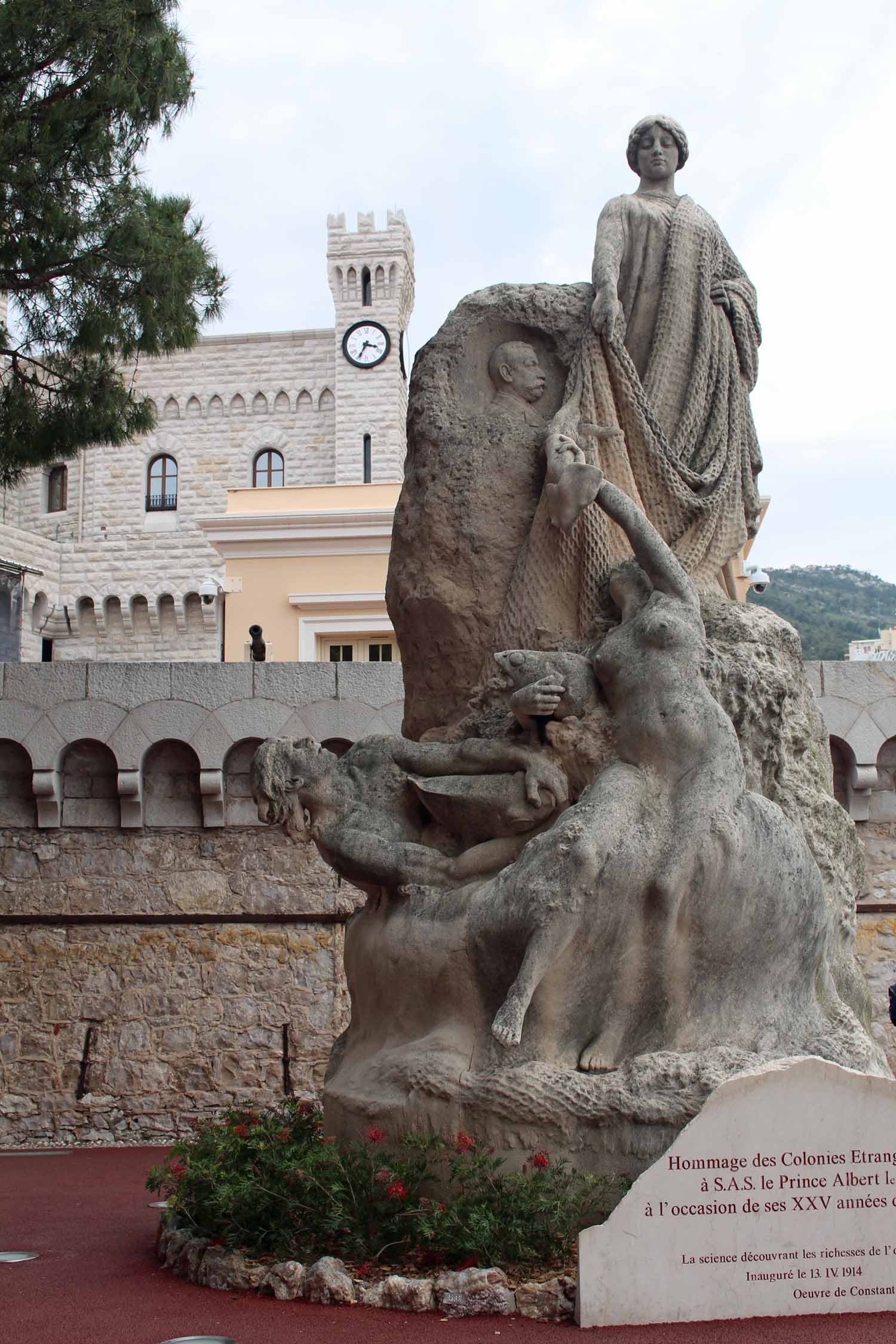 Principauté de Monaco, statue hommage aux Colonies étrangères