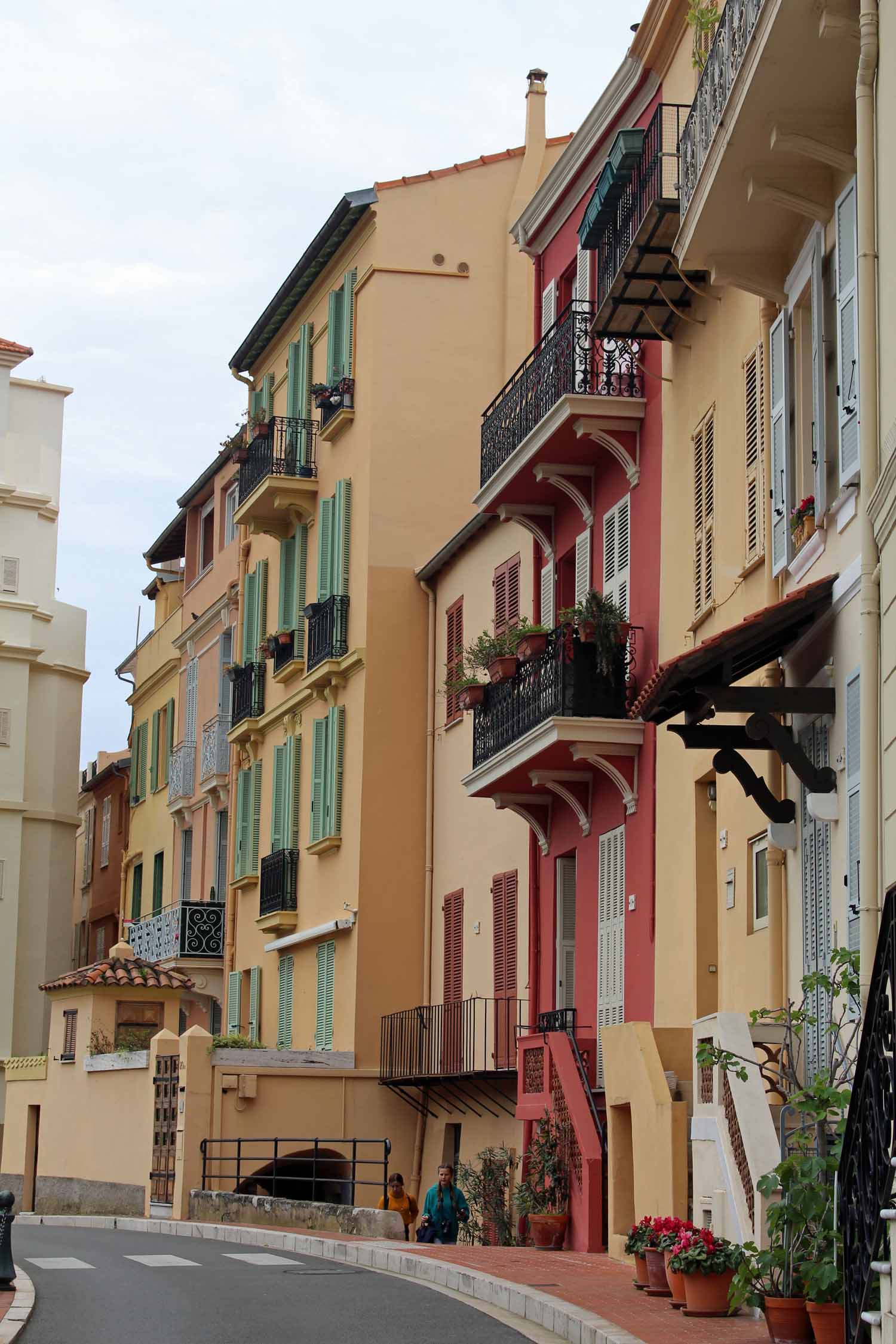 Principauté de Monaco, le Rocher, maisons colorées