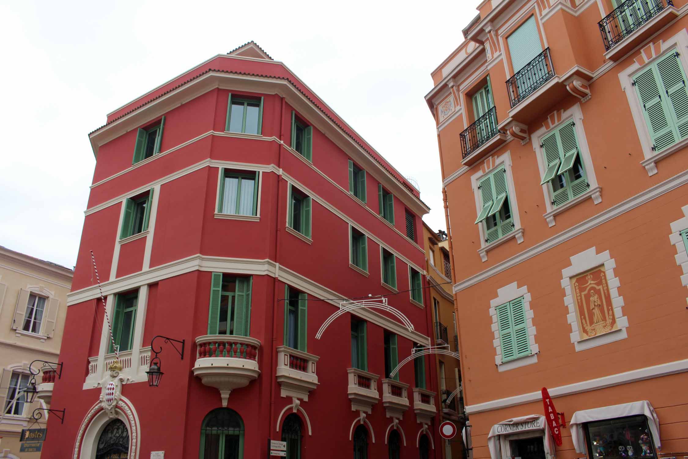 Principauté de Monaco, le Rocher, maisons rue des Remparts