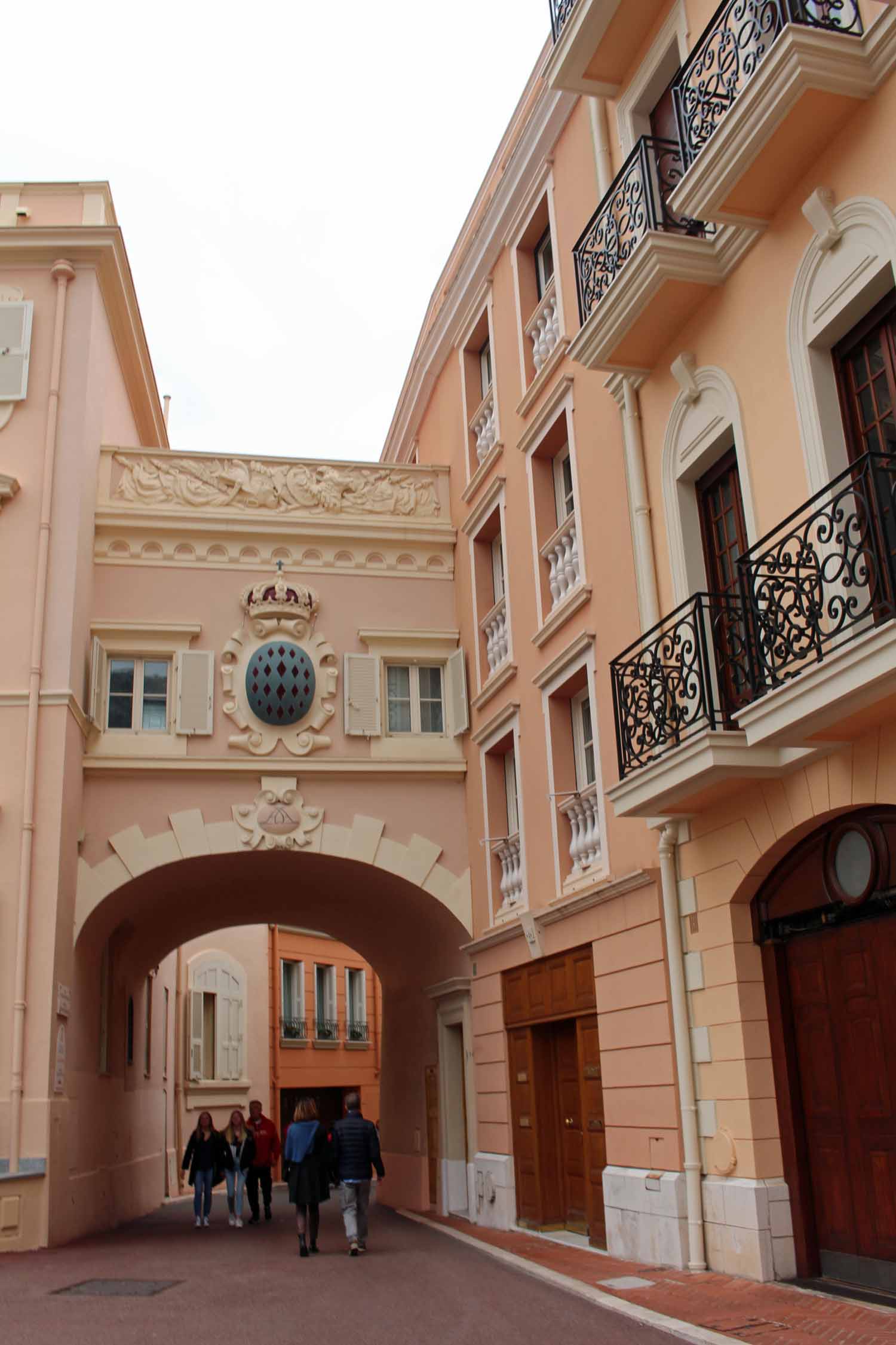 Principauté de Monaco, place du Palais, arche