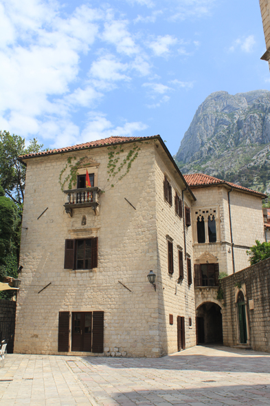 Kotor, Palais Drago