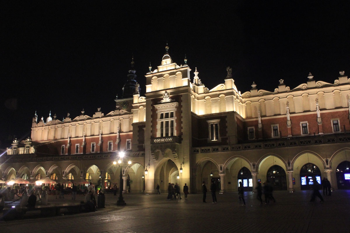 Cracovie, Halle aux Draps, nuit