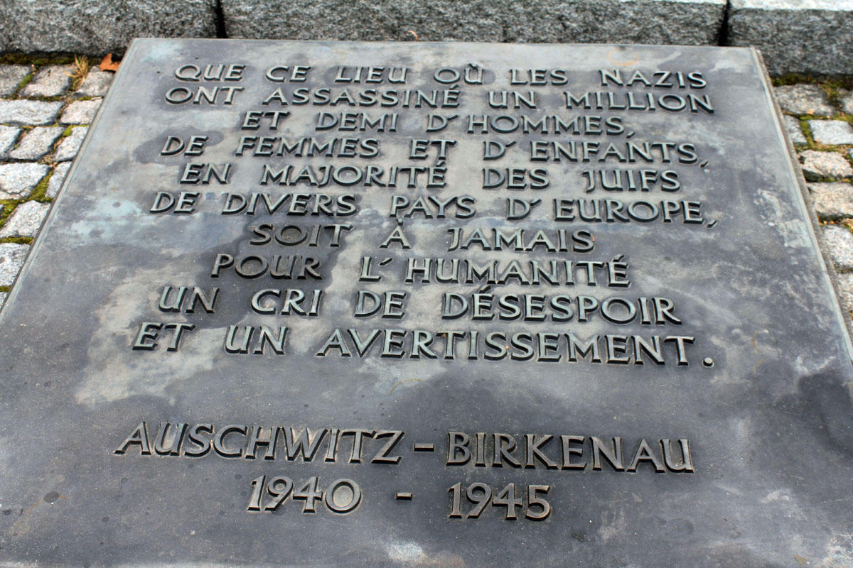 Camp de Birkenau, monument, plaque commémorative