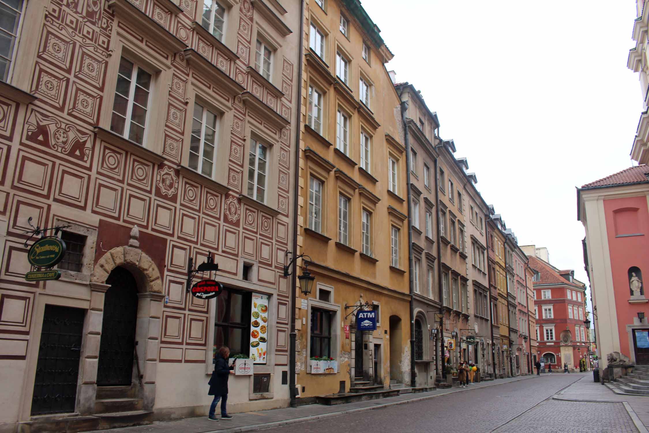 Varsovie, rue Swietojanska, façades