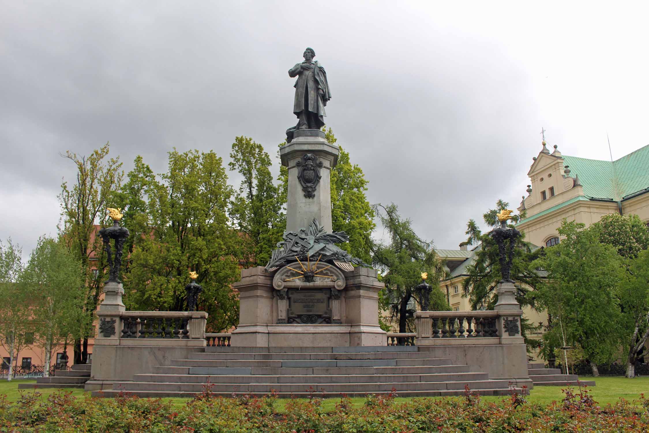 Varsovie, monument Adam Mickiewicz