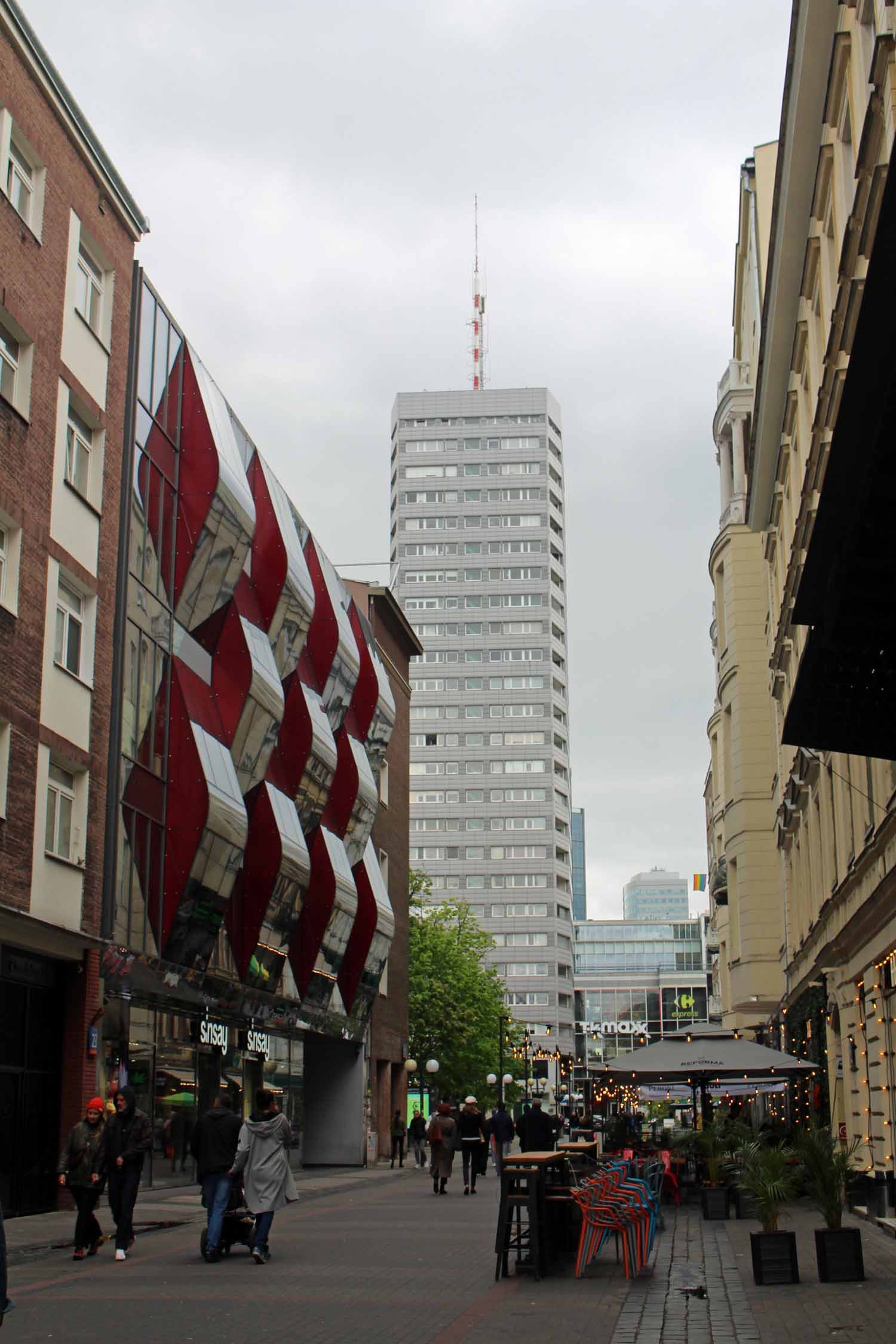 Varsovie, rue Chmielna, façades