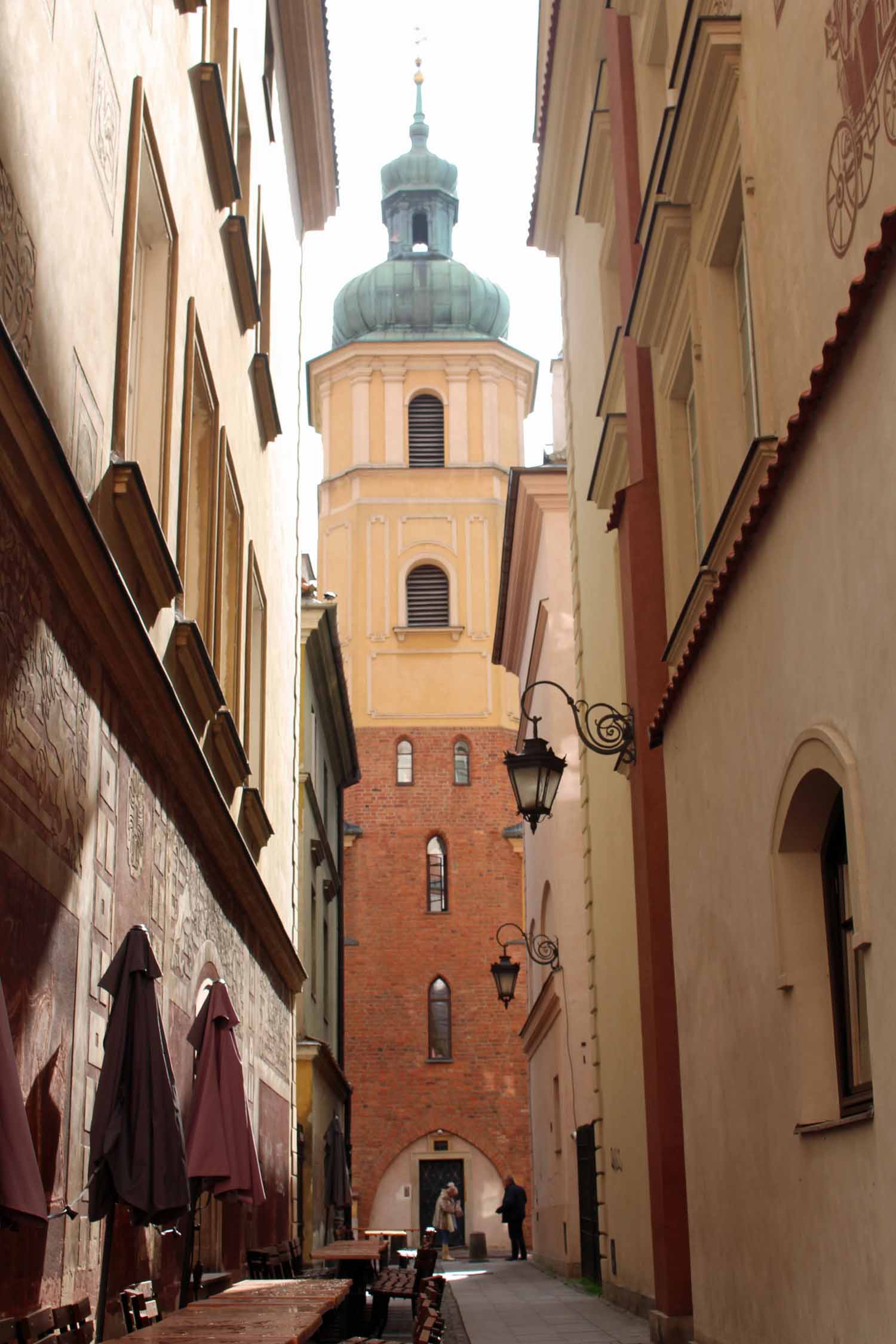 Château, ruelle, église Saint-Martin