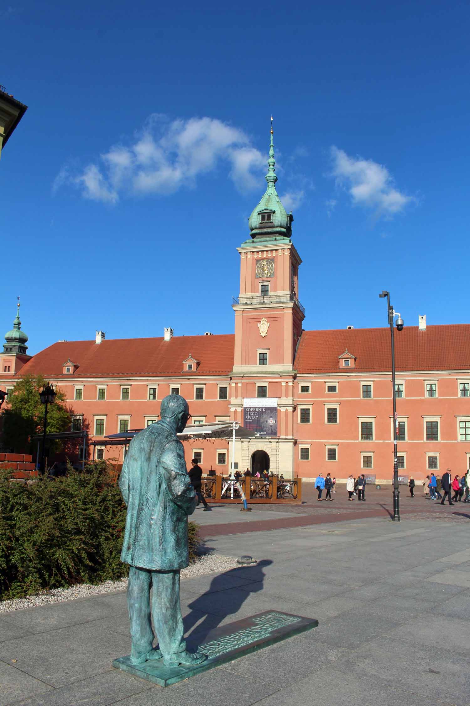 Varsovie, château statue de Jan Zachwatowicz