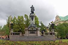 Varsovie, monument Adam Mickiewicz
