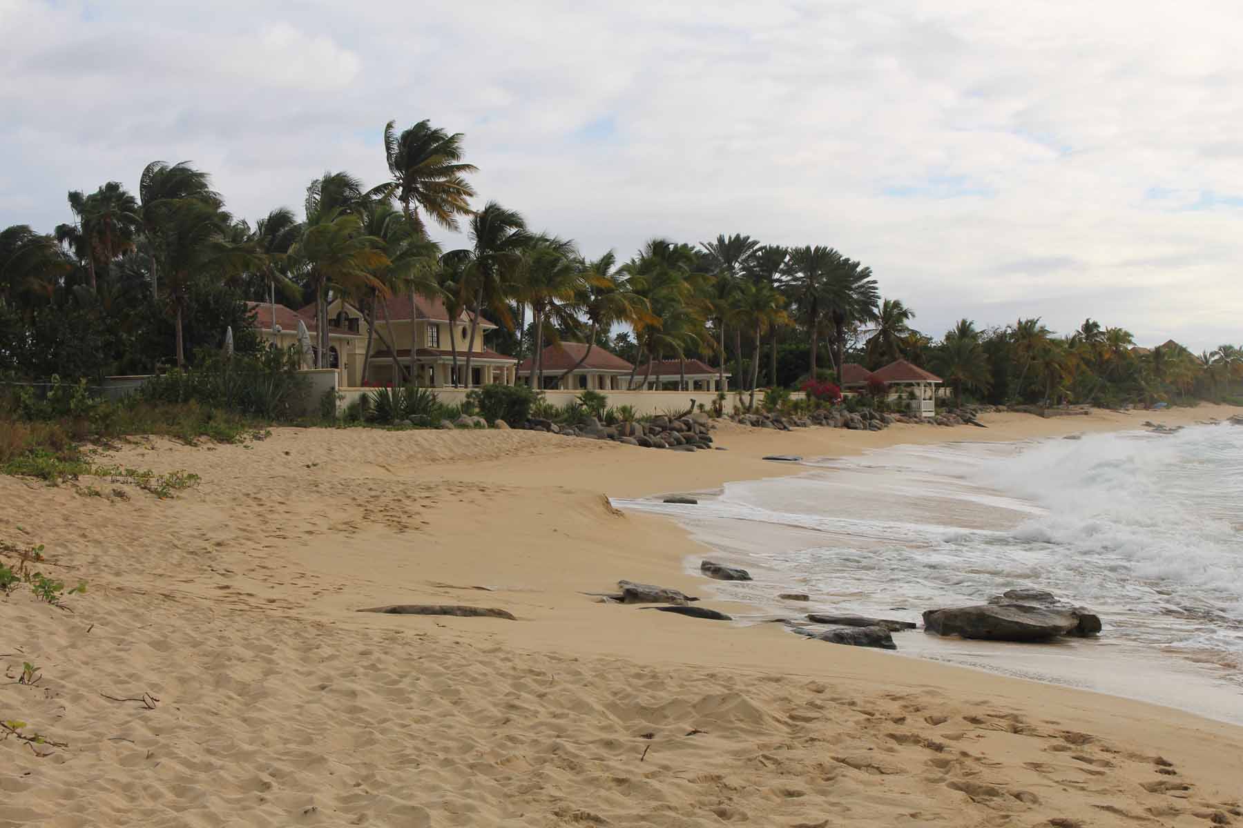 Ile de Saint-Martin, plage de Baie aux Prunes