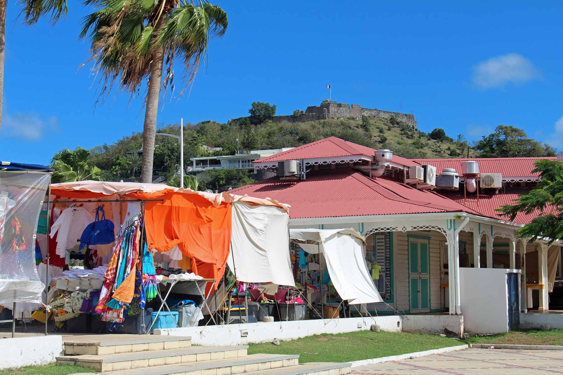 Ile de Saint-Martin, Marigot, marché coloré