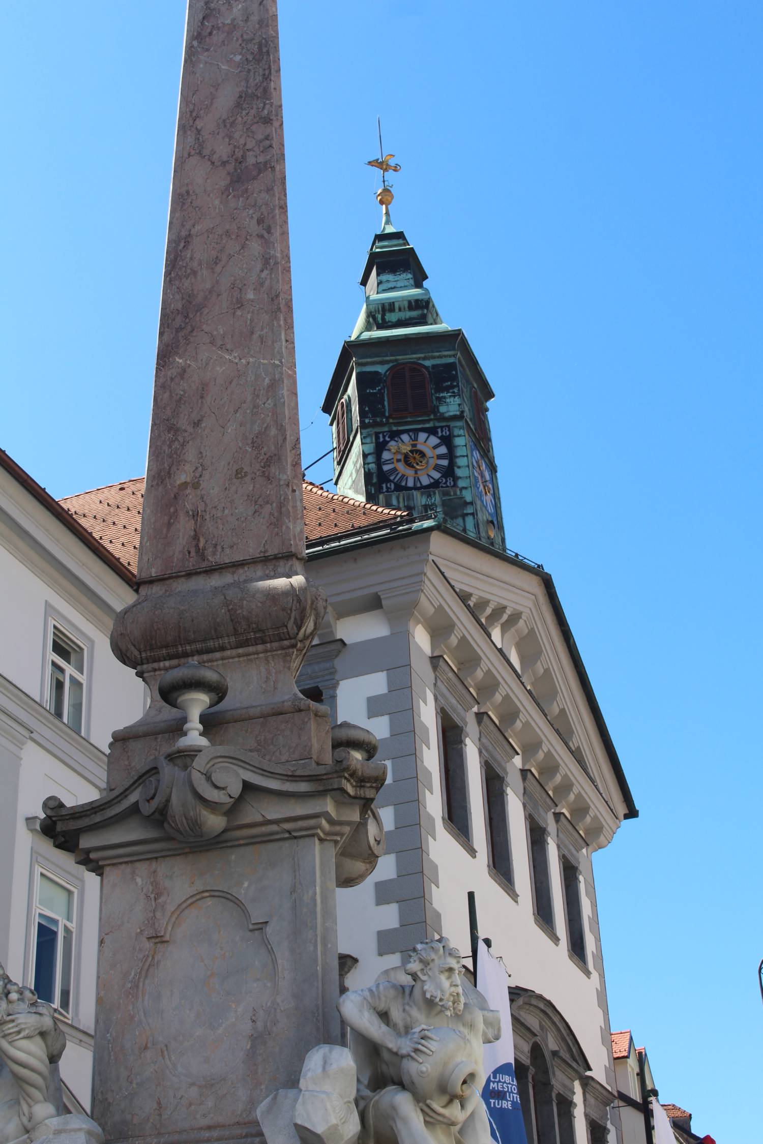 Ljubljana, place Mestni, fontaine