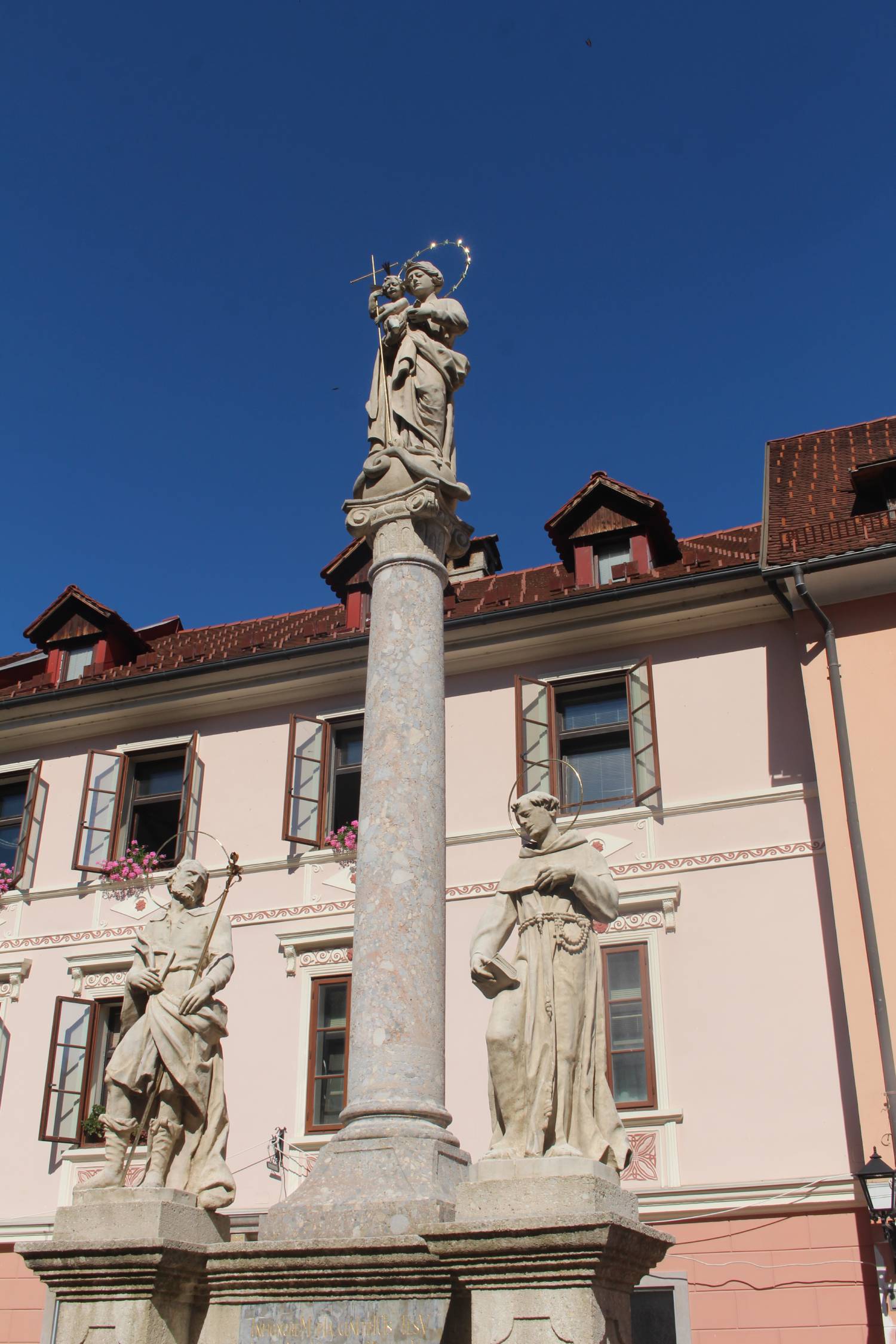 Škofja Loka, monument Signe de Marie