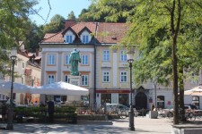 Ljubljana, monument Vodnik