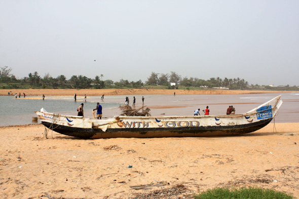 With God, barque, Aného