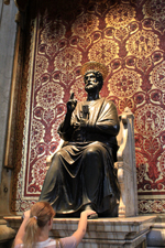 Statue de Saint Pierre, bronze