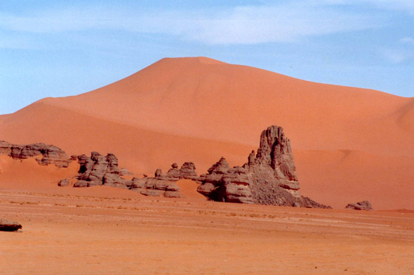 Les dunes de Tin Marzouga dans le Sahara