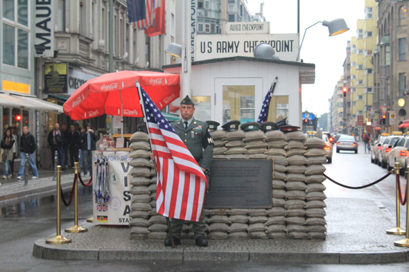 Le site historique de Checkpoint-Charlie à Berlin