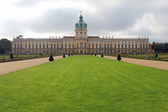 Le joli schloss Charlottenburg de Berlin, Allemagne