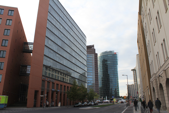 La Stresemannstrasse à Potsdamer Platz, Berlin