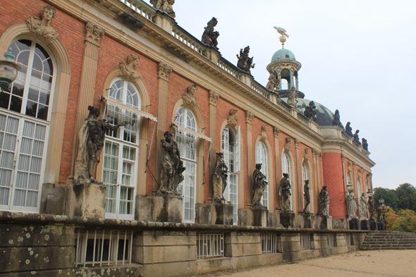 L'immense Neues palais de Sanssouci à Potsdam