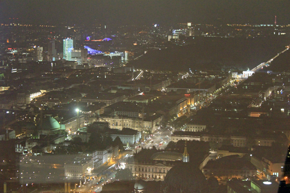 Vue panoramique de Berlin la nuit