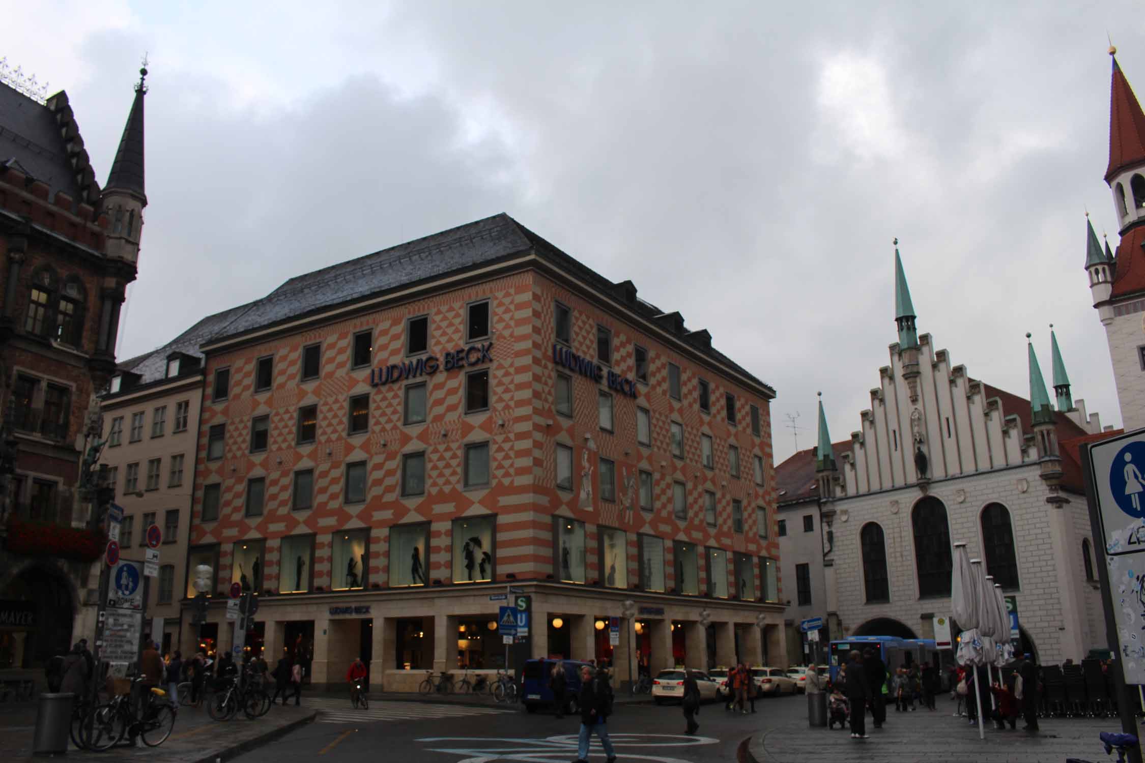 La Place Sainte-Marie (Marienplatz) à Munich