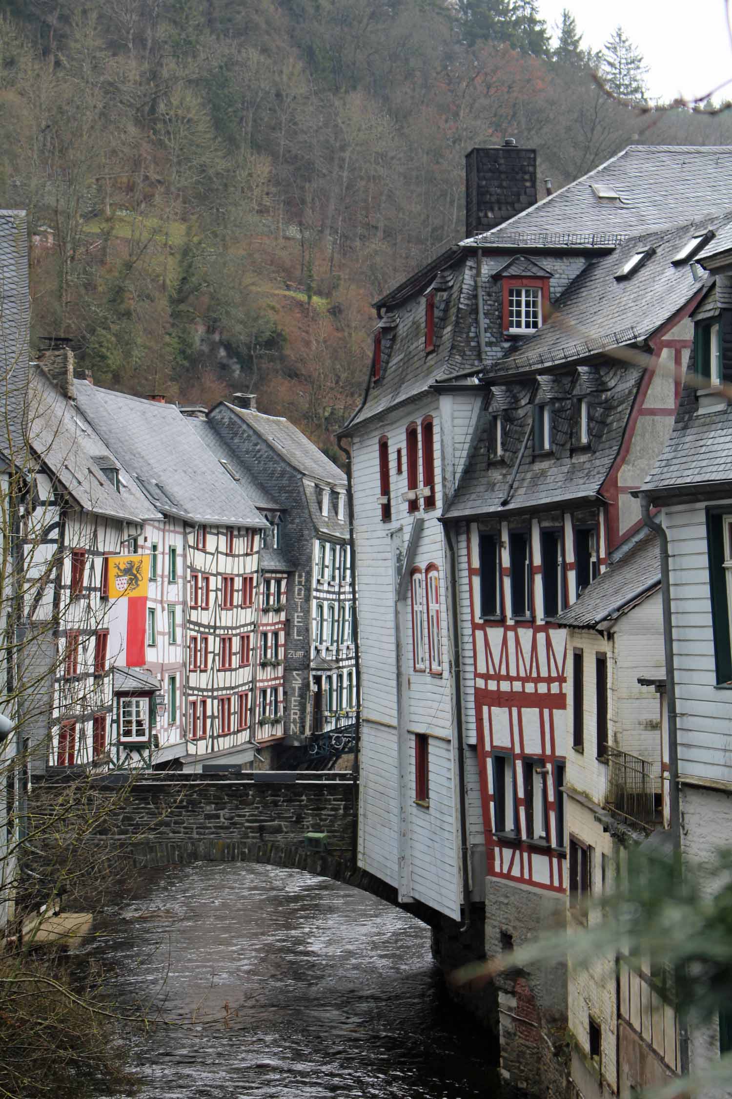 Montjoie, pont typique