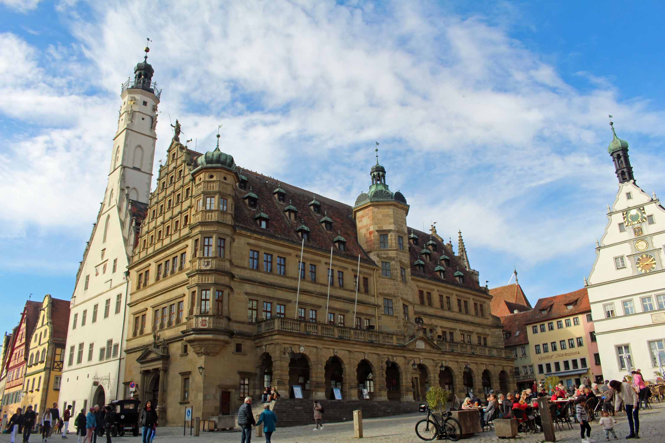 Rothenburg ob der Tauber, place du marché, hôtel de ville