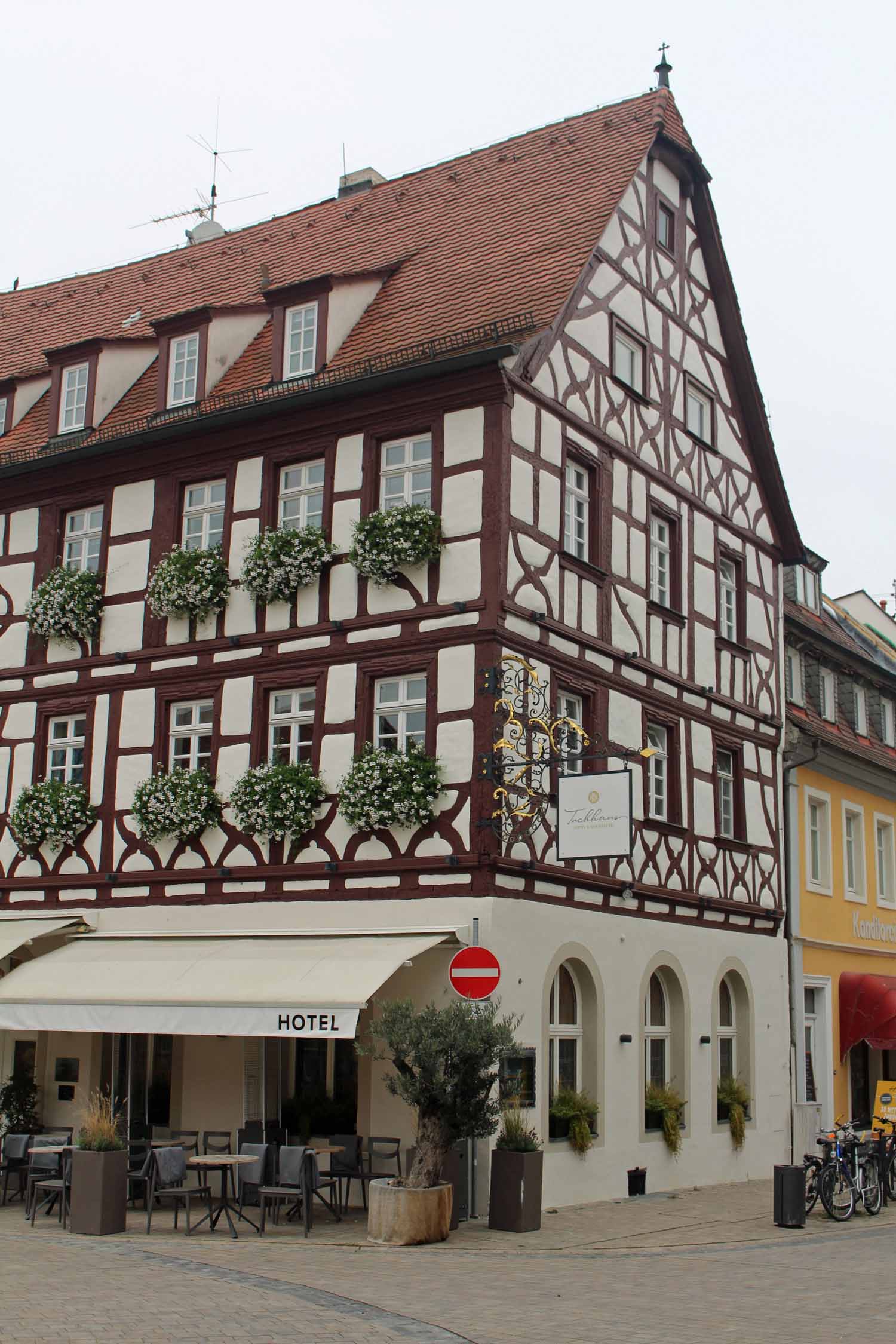 Volkach, place du marché, maison à colombage