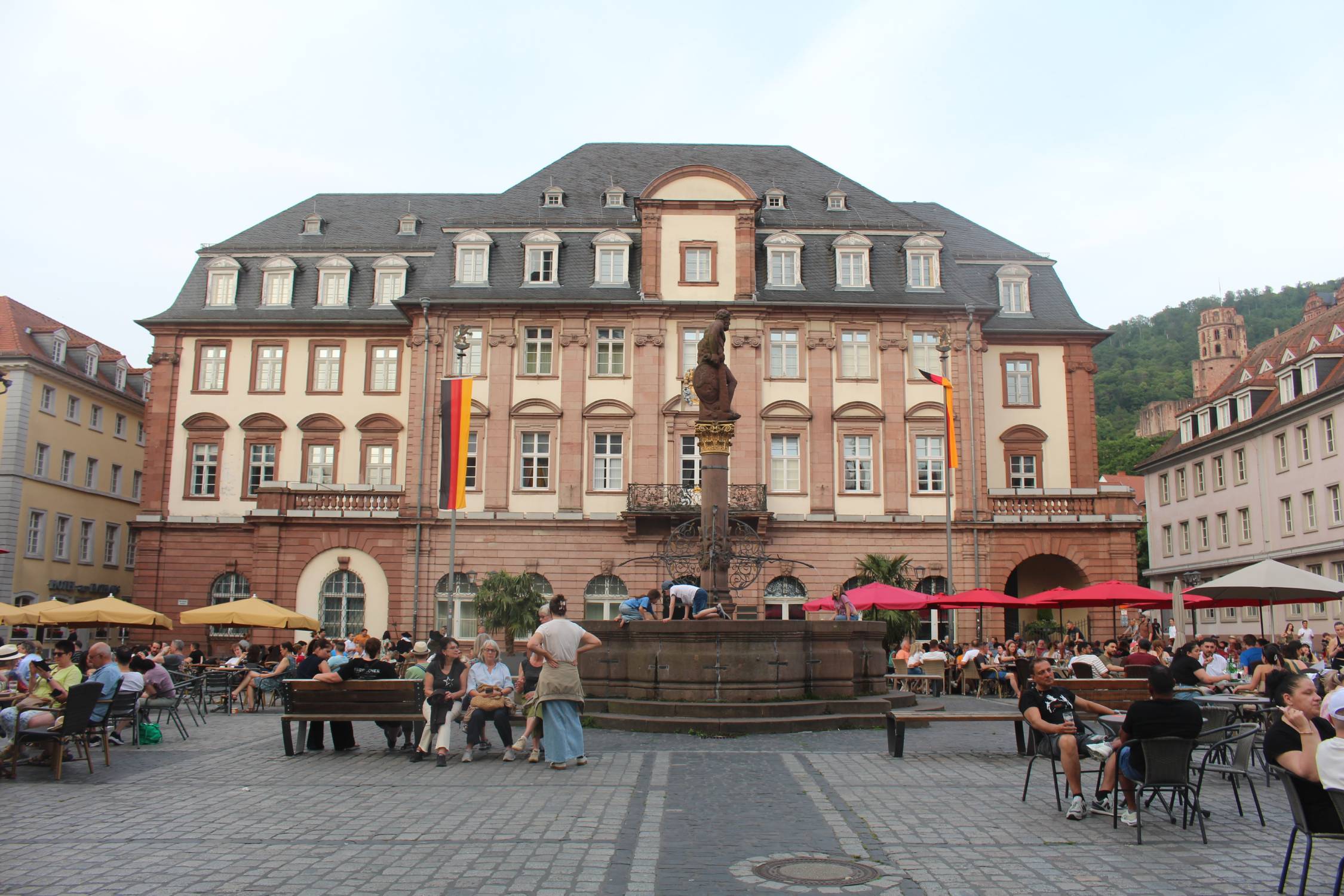Heidelberg, place du march&eacute;, h&ocirc;tel de ville