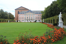 Ch&acirc;teau Renaissance de Tr&egrave;ves