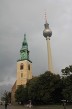 &Eacute;glise Sainte-Marie et la Fernsehturm