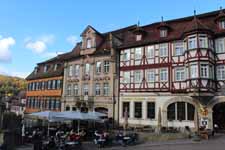 Maisons de la place du march&eacute;