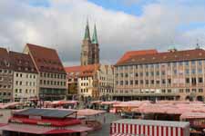 Place du march&eacute; de Nuremberg