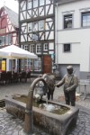 Fontaine du B&oelig;uf de Rhens